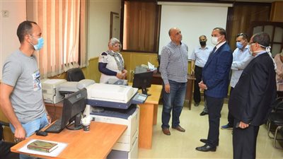 رئيس جامعة سوهاج يتابع استعدادات وجاهزية التحول الرقمي بكافة القطاعات (صور)