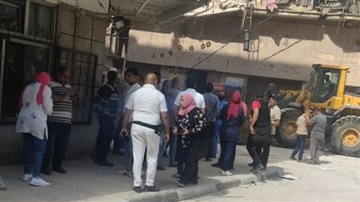 النيابة تعاين موقع انهيار عقار العطارين في الإسكندرية