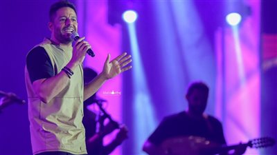 حماقي يشعل ثاني حفل غنائي له بأكبر قبة في العالم بجدة (صور)