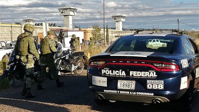 مقتل 35 شخصًا في حرب بين عصابات المخدرات بالمكسيك 