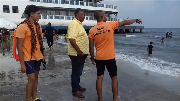 طارق عثمان مدير شاطئ