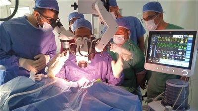 نجاح عملية استئصال ورم وظيفي بالغدة الكظرية لشاب في بورسعيد 