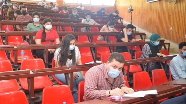 طلاب جامعة سوهاج