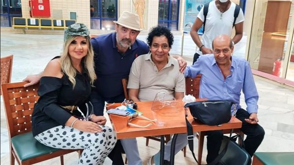 محمد منير وبوسي شلبي