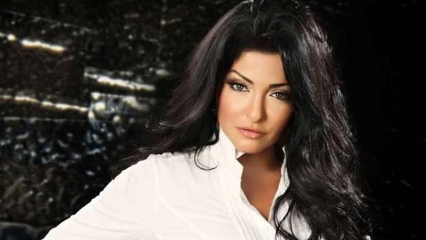 الفنانة علا غانم