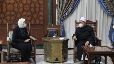 شيخ الأزهر خلال لقائه وزيرة الصحة: دعم القطاع الطبي واجب وطني