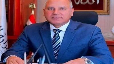 وزير النقل يستجيب لدعوة عاملين بالسكة الحديد لحضور عقد قران نجليهما اليوم