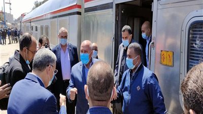 وزير النقل يوجه بالنظر في صرف مستحقات عامل سابق بالسكة الحديد 