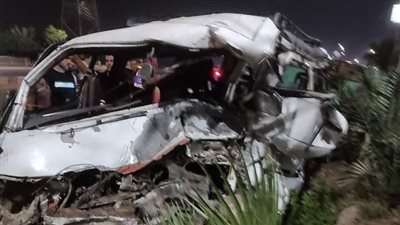 إصابة 16 شخصًا في حادث تصادم على طريق 