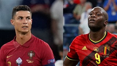 لوكاكو يهمس في أذن رونالدو خلال مباراة بلجيكا والبرتغال في يورو 2020 (فيديو)