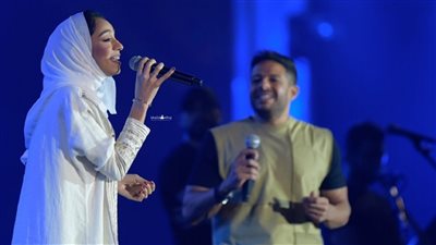 من هي زينة عماد التي ظهرت مع حماقي على مسرح جدة ووعدها بـ