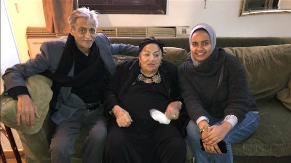 اعتماد خورشيد ونجلها