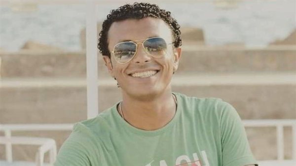 مدرب سباحة النادي