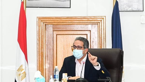 الدكتور خالد العناني