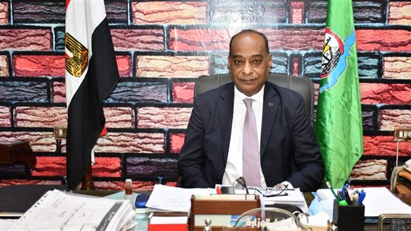 الدكتور أكرم حسن