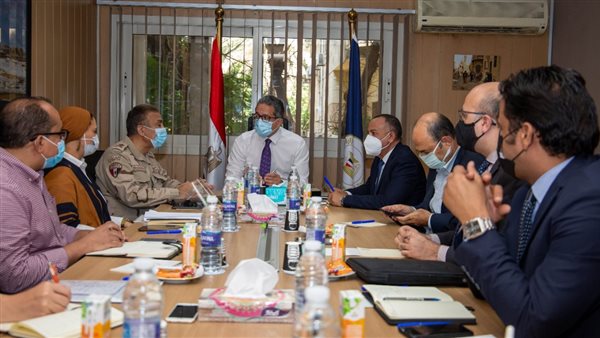 خالد العناني 