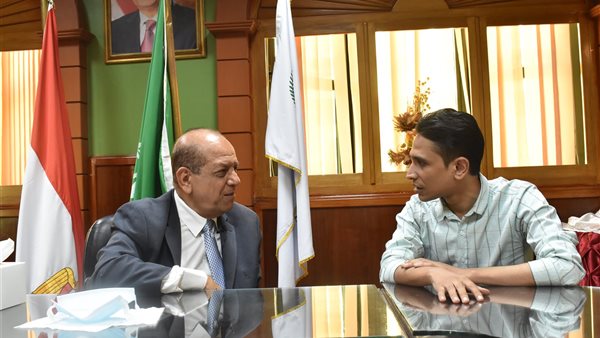 شكري أبو عميرة