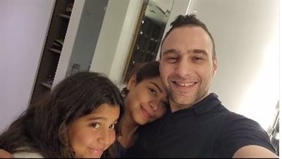  حسام حبيب في فيديو جديد: “ايه رأيكوا فيا وأنا بضحك على شيرين؟