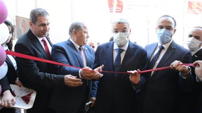 محافظ المنيا يفتتح فرع بنك مصر بقرية اسطال