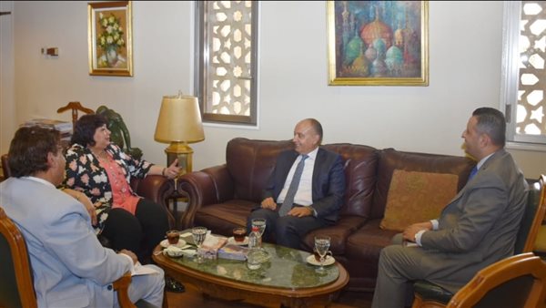 وزيرة الثقافة تستقبل