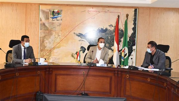 محافظ الفيوم يُناقش