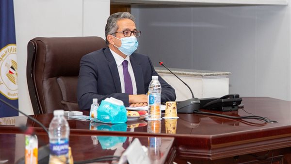 الدكتور خالد العناني