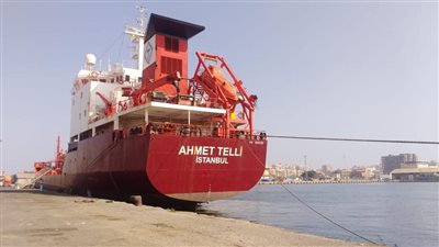 شحن 5300 طن صودا كاوية من ميناء غرب بورسعيد