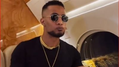 محمد رمضان يستعرض طائرته الخاصة في دبي (فيديو)