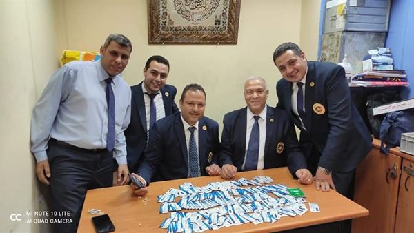 رجال جمارك مطار شرم