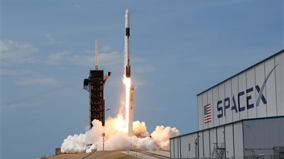شركة SpaceX تطلق 88 قمرًا صناعيًا إلى الفضاء
