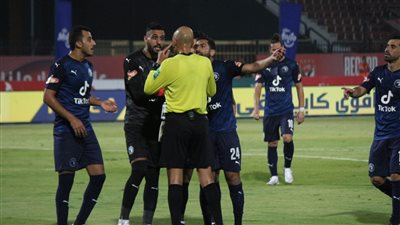 75 دقيقة.. الأهلي وبيراميدز يتبادلان الهجمات بحثًا عن الهدف الثاني