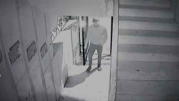 المتهم داخل الفيلا