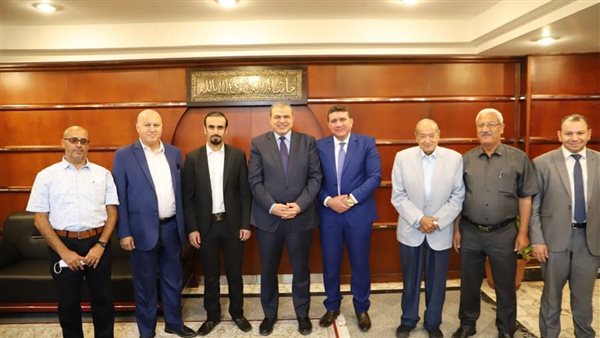 وزير القوى العاملة