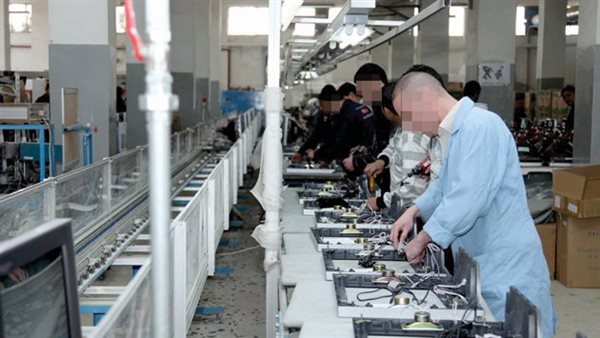 عمالة بالمصانع -