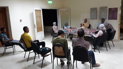 لقاءات أدبية ومحاضرات بـ