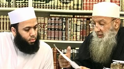 السلفيون يشنون هجومًا على نجل الحويني بسبب 