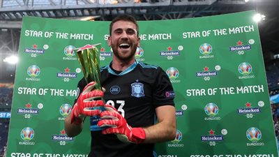 أوناي سيمون الأفضل في مباراة إسبانيا وسويسرا 