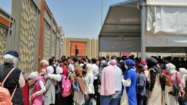 زحام على بوابة 1