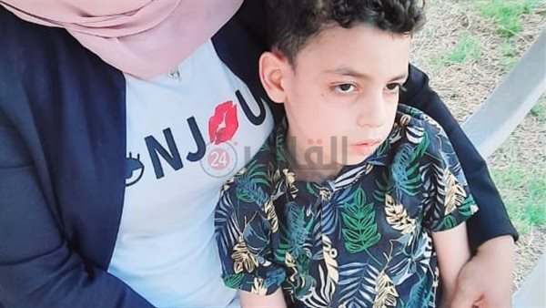 الام وطفلها الوحيد