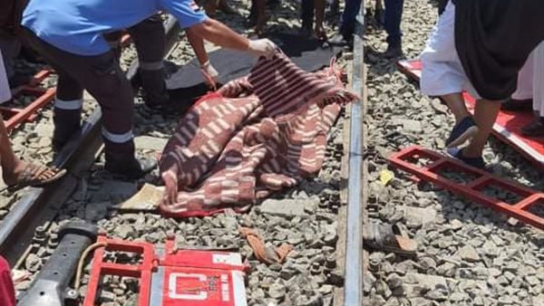 حادث قطار بعربة نصف