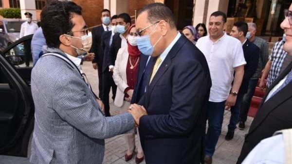 محافظ الشرقية يستقبل