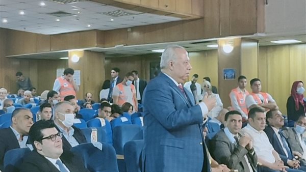 محافظ الشرقية السابق