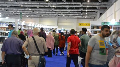 62 ألف زائر في ثالث أيام معرض القاهرة الدولي للكتاب