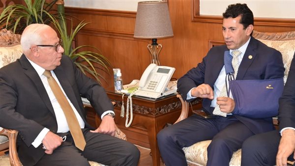 وزير الشباب والرياضة