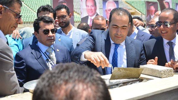 وضع حجر أساس استاد