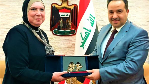 نيفين جامع وعلاء