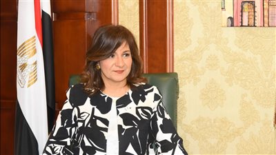 وزيرة الهجرة تهيب العالقين بالإمارات بعدم الاعتداد بأية معلومات تصدر من جهات غير رسمية