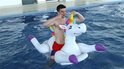 تدريبات ترفيهية للاعبي منتخب إنجلترا بعد التأهل لنصف نهائي يورو 2020 (صور)