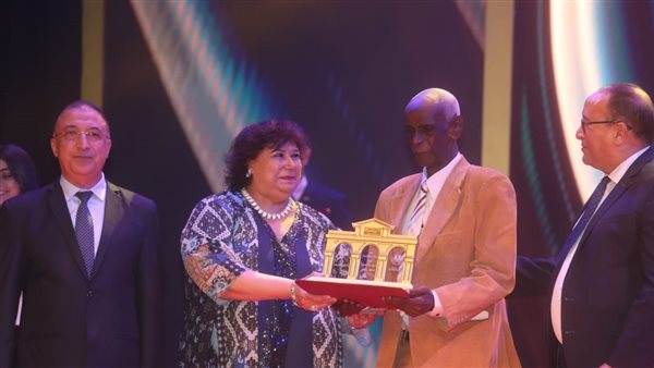 وزيرة الثقافة تشهد