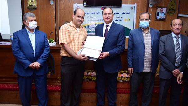 جانب من التكريم 